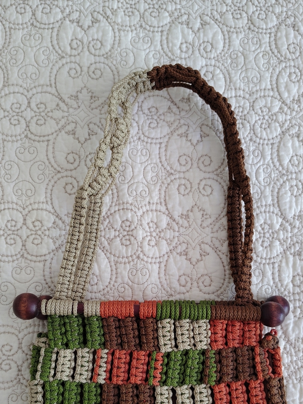 Vintage 1970's Macrame Shoulder Bag With Wooden Rods - Picture 8 of 15
